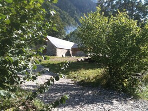 la grange vue depuis le torrent