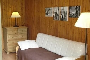 Séjour : canapé lit gigogne (2 lits simples 90X190)