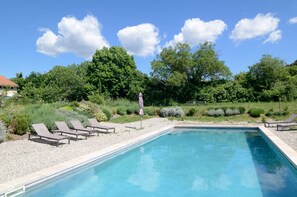 La piscine pour des moments zen en pleine nature