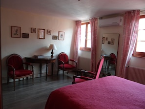 Chambre à coucher 1