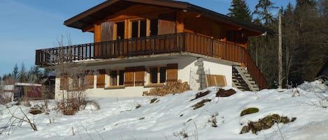 Le chalet en hiver