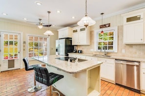 Our fully-equipped kitchen has everything you need to cook a delicious meal for yourself or loved ones.