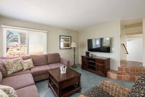 Beachy Keen Townhome on Jersey Court!
