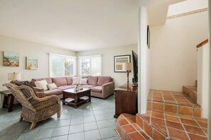 Beachy Keen Townhome on Jersey Court!