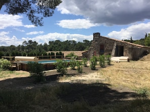 Location vacance MAUSSANE-LES-ALPILLES ferme a louer piscine privee