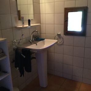 Location vacance MAUSSANE-LES-ALPILLES ferme a louer 2 salles de bains