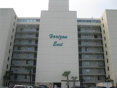 CLEAN OCEANFRONT!! Beautiful 2/2 Cabana Unit Steps from the Beach!