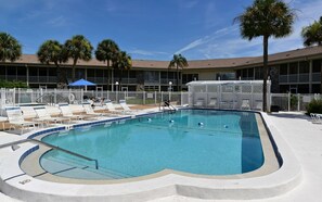 Heated swimming pool