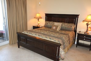 Master Bedroom with Kingsize Bed