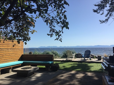 Most Charming Beach Cottage on the Sunshine Coast of British Columbia 