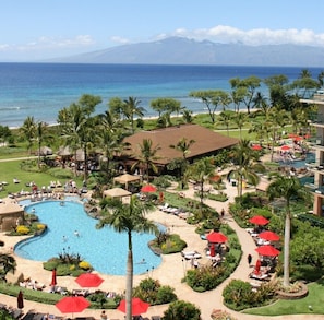 Lanai View from my Condo Main pool and Duke's restaurant 