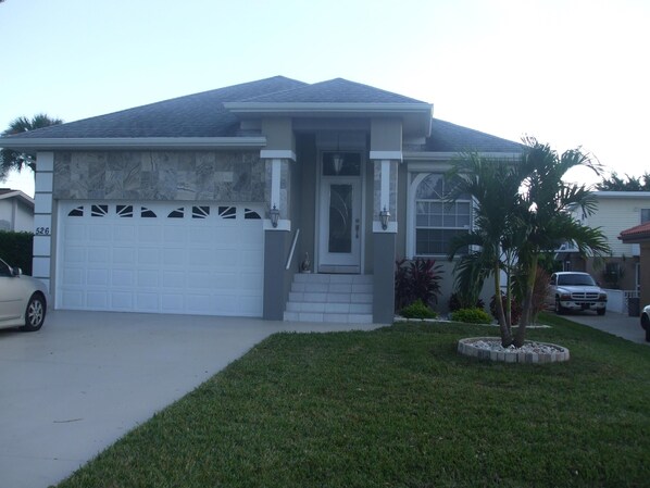 Welcome to 526 92nd Avenue!