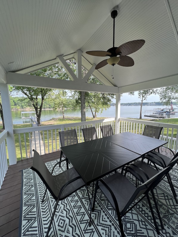 Upstairs deck, play cards, games or just enjoy watching the boats 