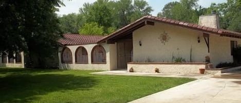 A Southwestern style home with 4200 sq ft of living space. Country setting.