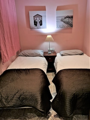 2nd bedroom.