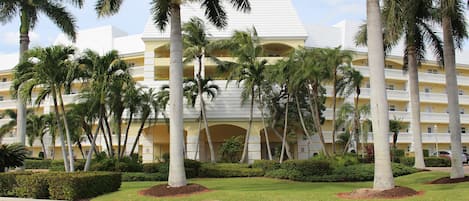 Great"Curb Appeal" with a covered portico