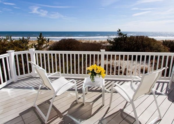 A spectacular view from the living room. 