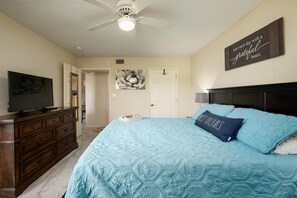 King sized bed in Prime bedroom