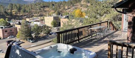 Private hot tub right off deck with tables and chairs for 6. 