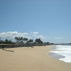 Kekaha White Sand Beach-only a short walk away