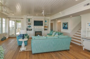 Enjoy relaxing in the den, with beautiful views all around!