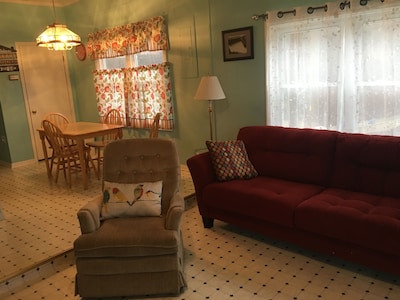 Cookeville-Center Hill-FAMILY or FISHING Vacation-SLEEPS 8-Lake Access-NICE
