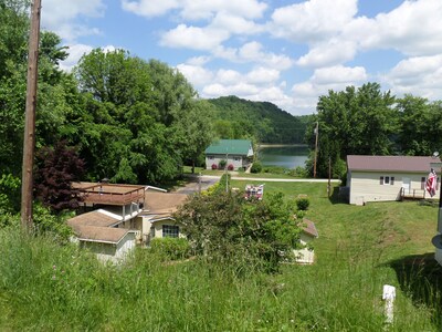 Cookeville-Center Hill-FAMILY or FISHING Vacation-SLEEPS 8-Lake Access-NICE