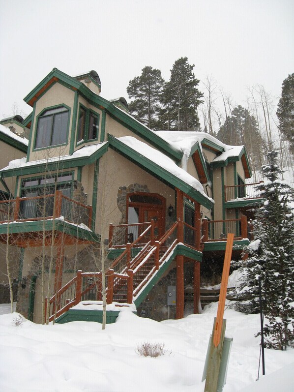 Ski-in at end of day to this beautiful mountain home on a quiet wooded street