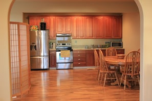 studio kitchen , dining area