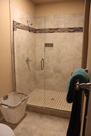 studio custom shower