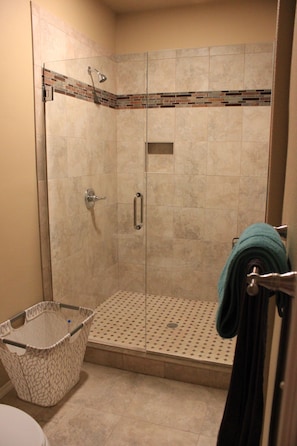 studio custom shower