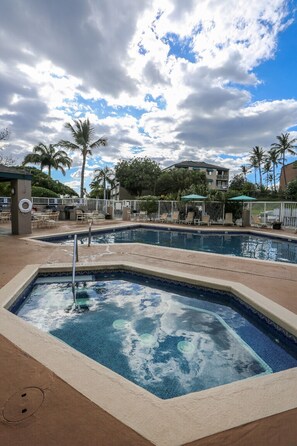 Complex Amenities - Dangle your feet into the relaxing hot tub as you reminisce about your fabulous day.