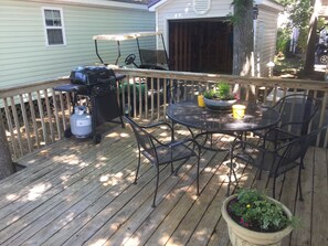 grillin' and chillin'