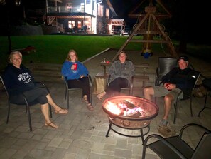 Perfect moments at the campfire! 