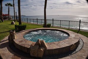 Hot tub overlooking beach, 1 of 5