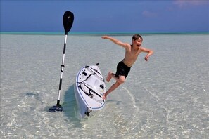 Shallow, Crystal Clear water directly in front of Beach Cottage!  Kayak included