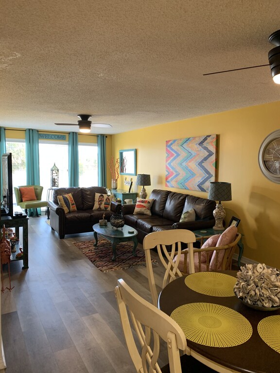 Spacious/Family friendly/Pet Friendly Condo with Sunsets