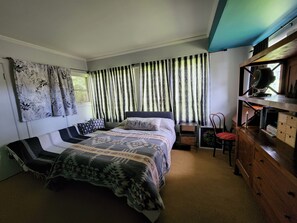 This room has a comfy cloud like natural bed with a side sofa bed can fit 3pp.