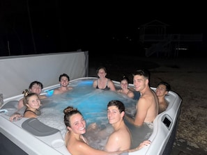 HOT TUB Under the STARS!!