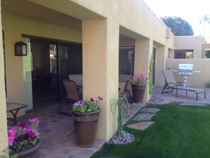 Rear patio with gas barbeque