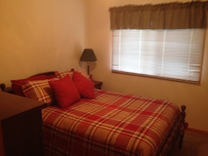 bedroom double bed