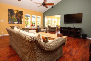 Comfortable living room with a flat screen TV