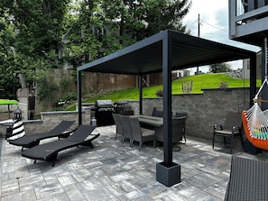 Louvered pergola - control sun / shade. Enjoy even in the rain!