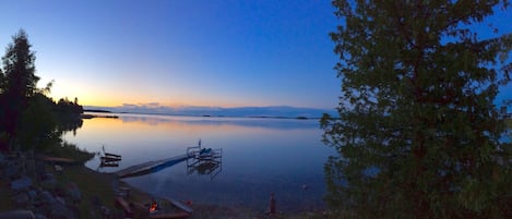 The mesmerizing sunset with Fairbanks Point off in the distance.