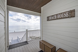 White sandy beaches and rideable waves just steps away –a must-visit paradise!