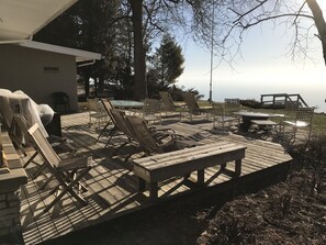 Deck with fire pit