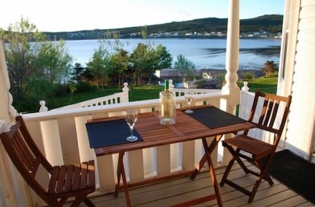 Verandah overlooking the wharf