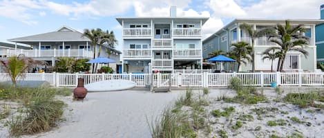 Cozy beachfront condo