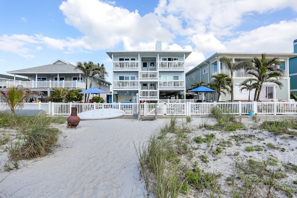 Cozy beachfront condo