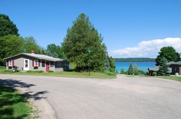 Cottage - exterior view